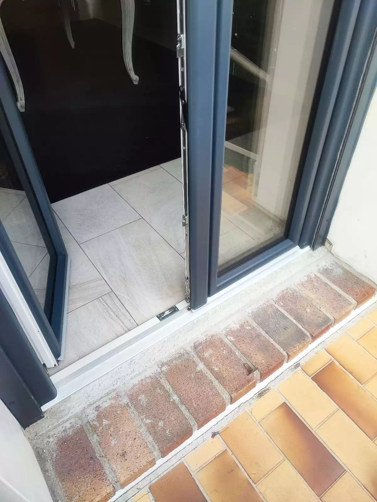 Installation portail coulissant motorisé, portillon, clôture aluminium - 007 - OUVERTIS - Neuilly-Plaisance